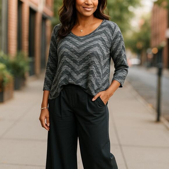 Soulmates Womens Blouse Size XL Black Gray Chevron Knit Top Shirt - Picture 1 of 9